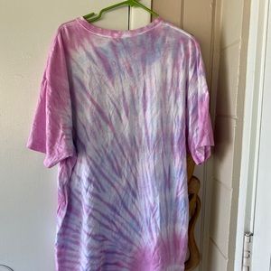 PINK t shirt top.  Pinks, purples and white!